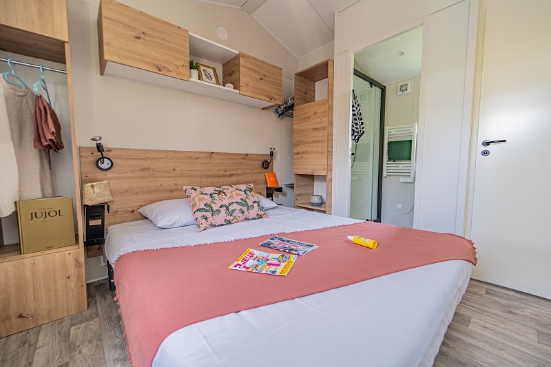 Mobil home 2 chambres jacuzzi privatif Camping 5 étoiles Vendée