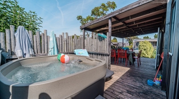 Mobil home 3 chambres jacuzzi privatif Camping 5 étoiles Vendée